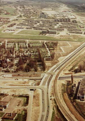 <b>1975</b>